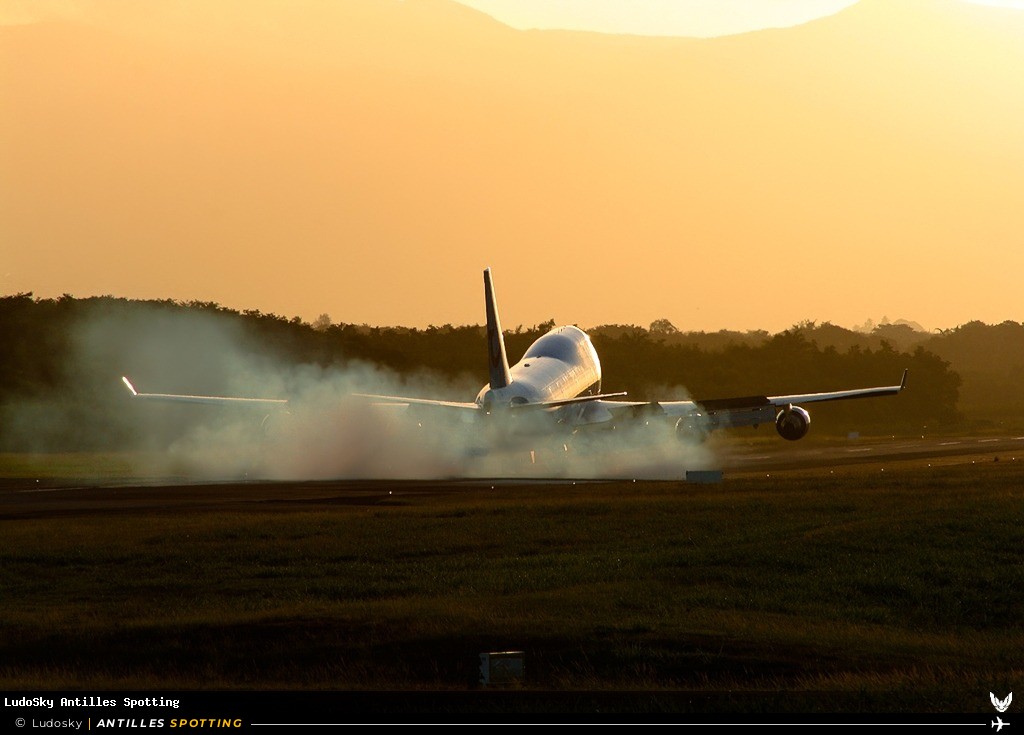 F-HKIS · Boeing 747-400, Corsairfly, Pointe-à-Pitre – Maryse Condé