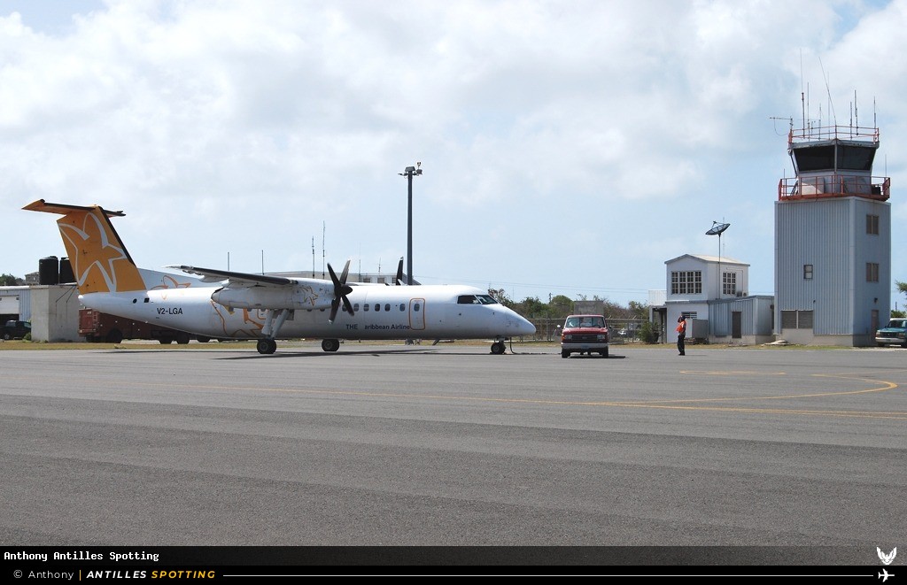 V2-LGA · De Havilland Canada Dash 8-300, LIAT, The Valley – Clayton J. Lloyd