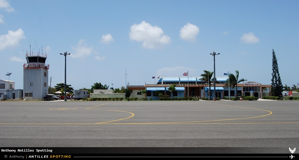 Aéroport · Terminal, TQPF - The Valley – Clayton J. Lloyd, The Valley – Clayton J. Lloyd