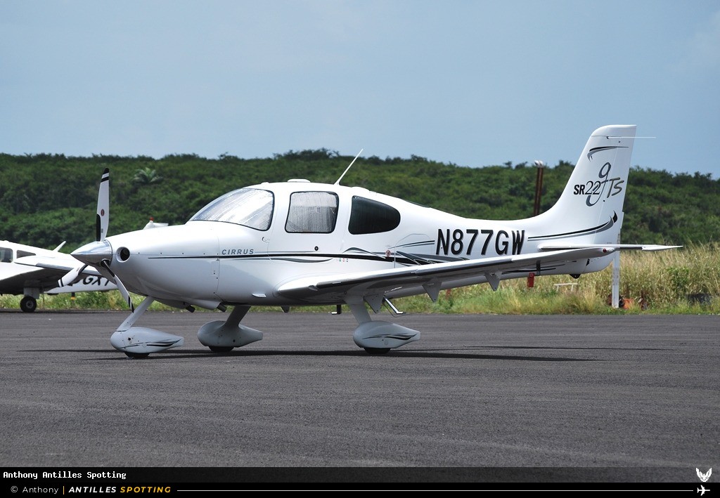 N877GW · Cirrus SR22, Privé, Pointe-à-Pitre – Maryse Condé