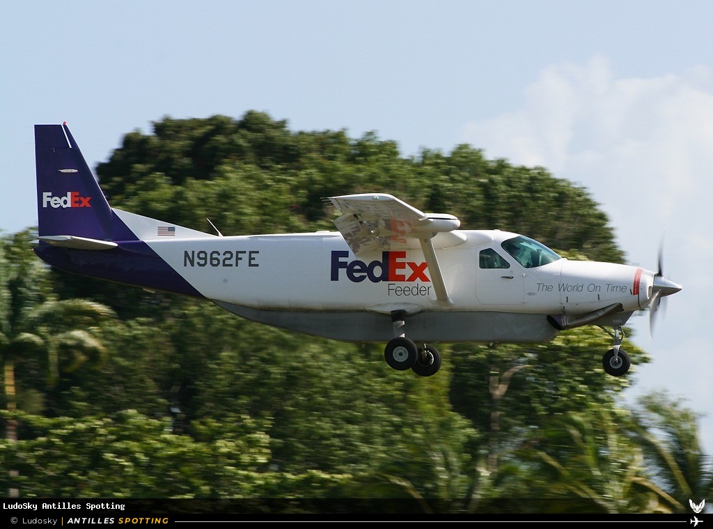 N962FE · Cessna 208 Caravan, FedEx Feeder, Pointe-à-Pitre – Maryse Condé
