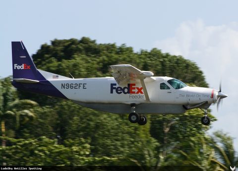 N962FE · Cessna 208 Caravan, Pointe-à-Pitre – Maryse Condé