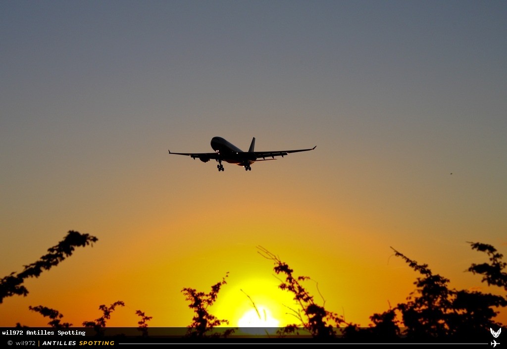 F-OFDF · Airbus A330-200, Air Caraïbes, Martinique – Aimé Césaire