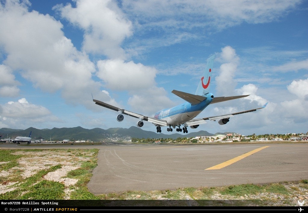 F-HSEA · Boeing 747-400, Corsairfly, Sint Maarten – Princess Juliana