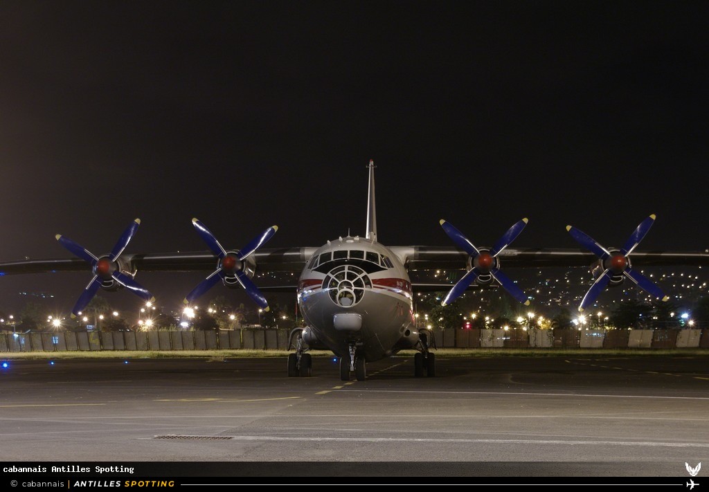 UR-CGW · Antonov An-12, Meridian Aviation, Martinique – Aimé Césaire