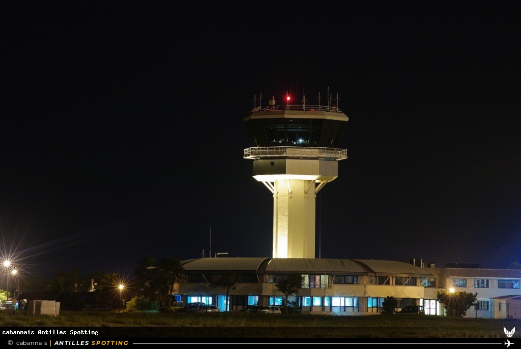 Aéroport · Tour de contrôle, TFFF - Martinique – Aimé Césaire, Martinique – Aimé Césaire