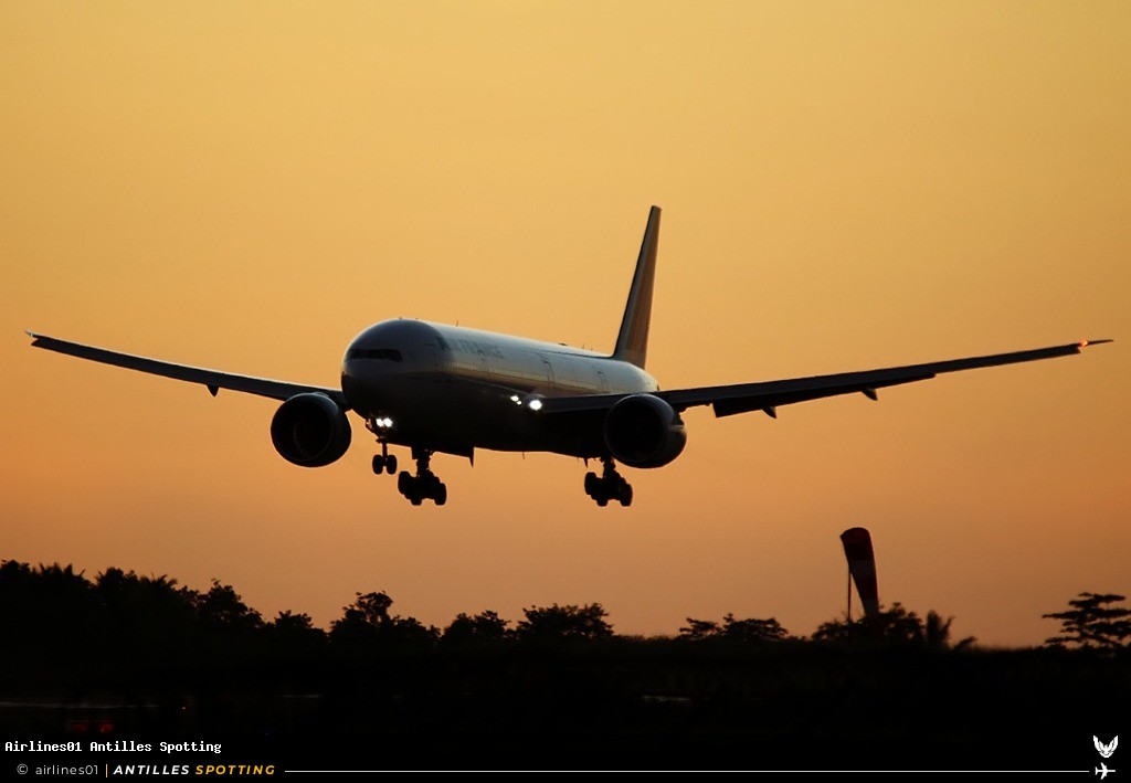 F-GSQS · Boeing 777-300ER, Air France, Martinique – Aimé Césaire