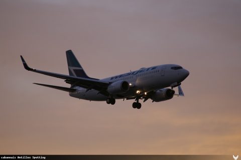 C-GUWJ · Boeing 737-700, Martinique – Aimé Césaire