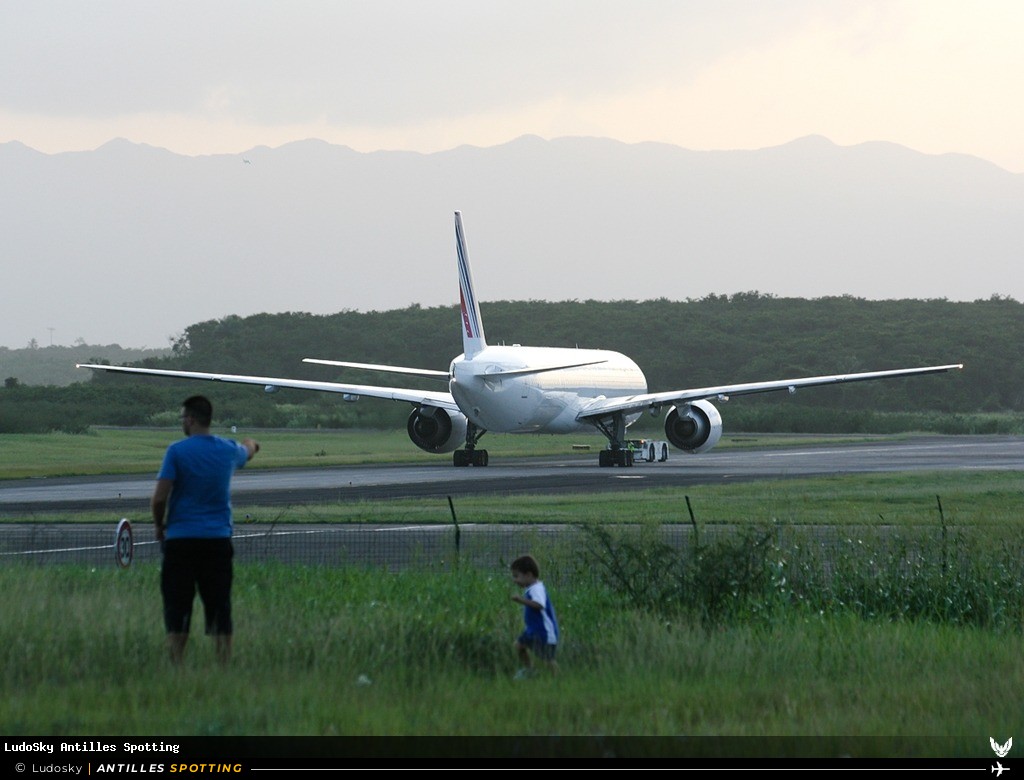 F-GSQT · Boeing 777-300ER, Air France, Pointe-à-Pitre – Maryse Condé