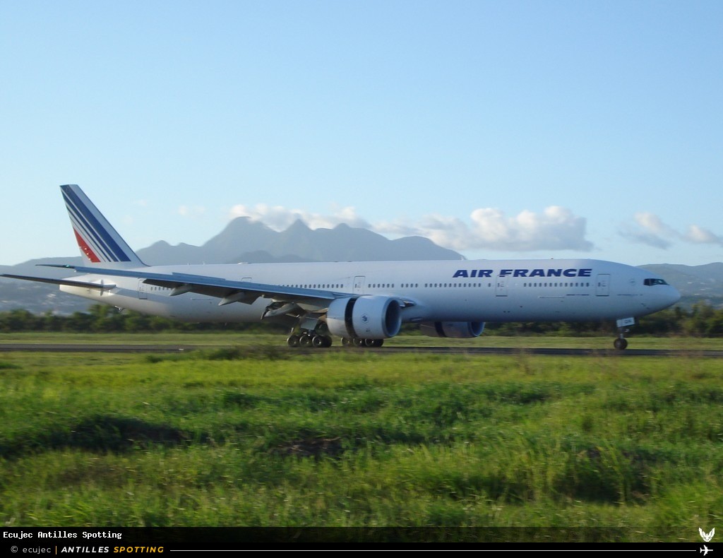 F-GSQN · Boeing 777-300ER, Air France, Martinique – Aimé Césaire