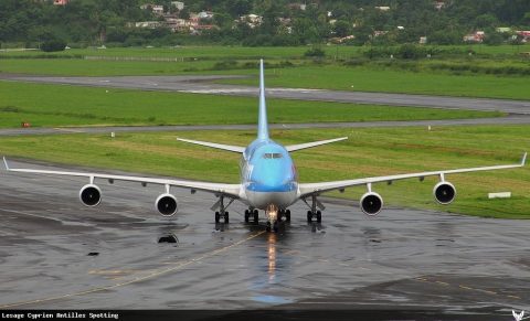 F-HLOV · Boeing 747-400, Martinique – Aimé Césaire