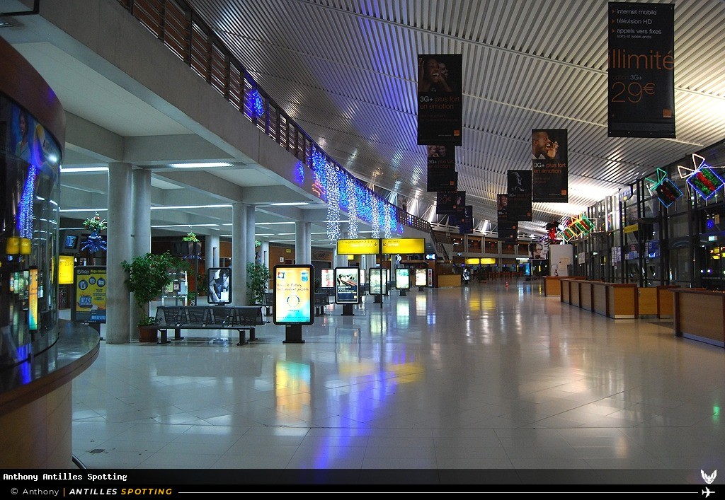 Aéroport · Terminal, TFFF - Martinique – Aimé Césaire, Martinique – Aimé Césaire