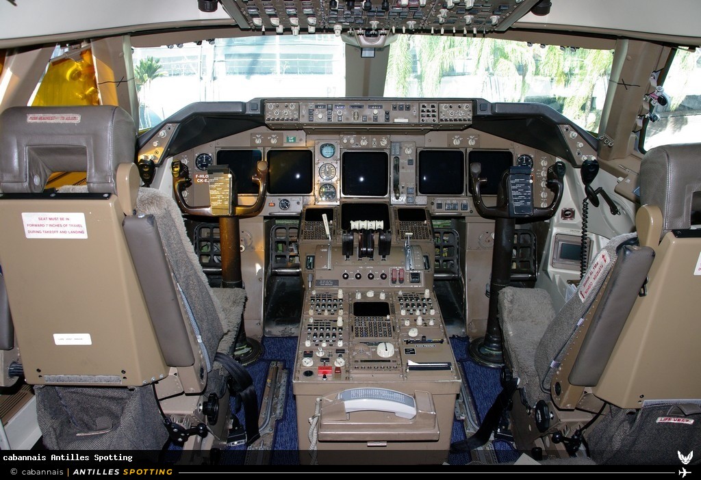 F-HLOV · Boeing 747-400, Corsairfly, Martinique – Aimé Césaire