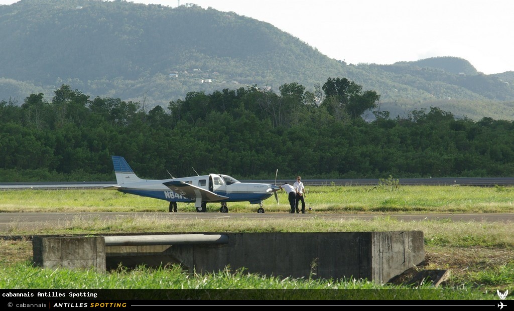 N64WD · Piper PA-32 Saratoga, Privé, Martinique – Aimé Césaire