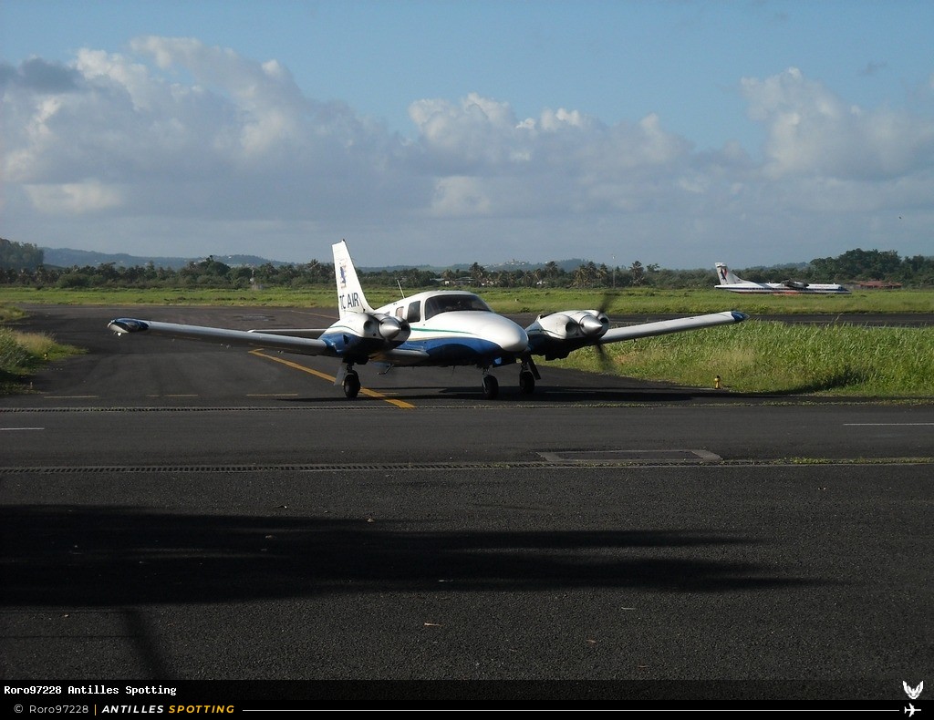 F-OIJR · Piper PA-34 Seneca, Taxi Caraibes Air, Martinique – Aimé Césaire
