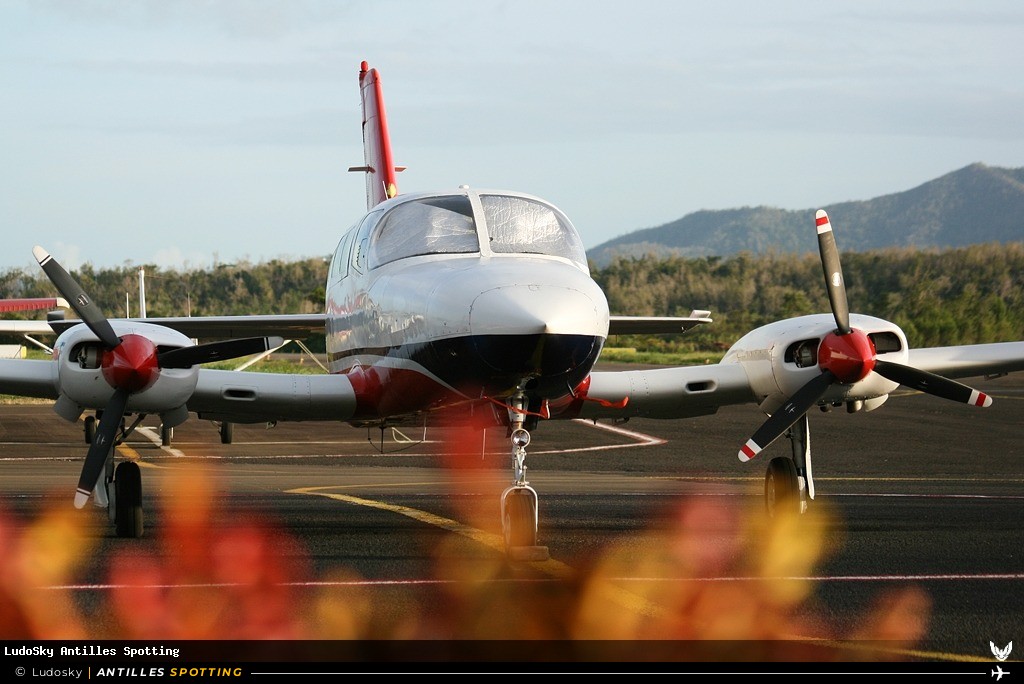 F-OIXB · Cessna 402, Airawak - ATIS, Martinique – Aimé Césaire