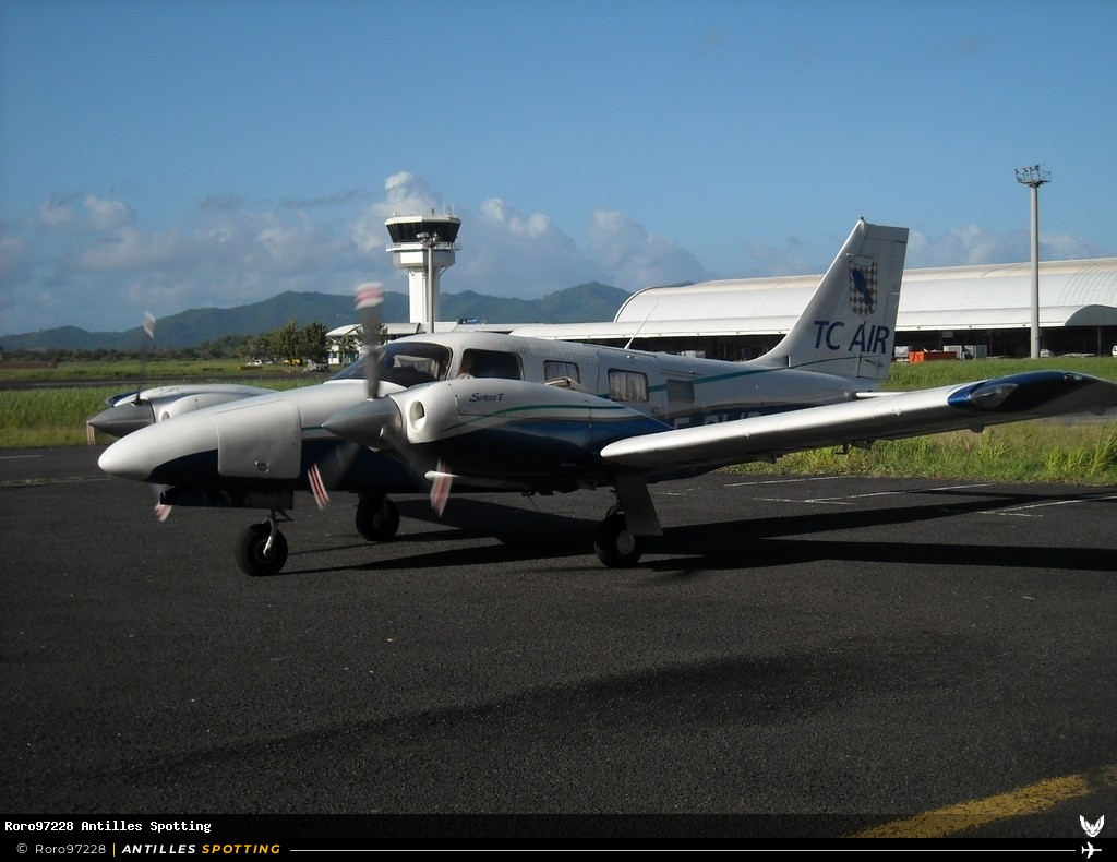 F-OIJR · Piper PA-34 Seneca, Taxi Caraibes Air, Martinique – Aimé Césaire