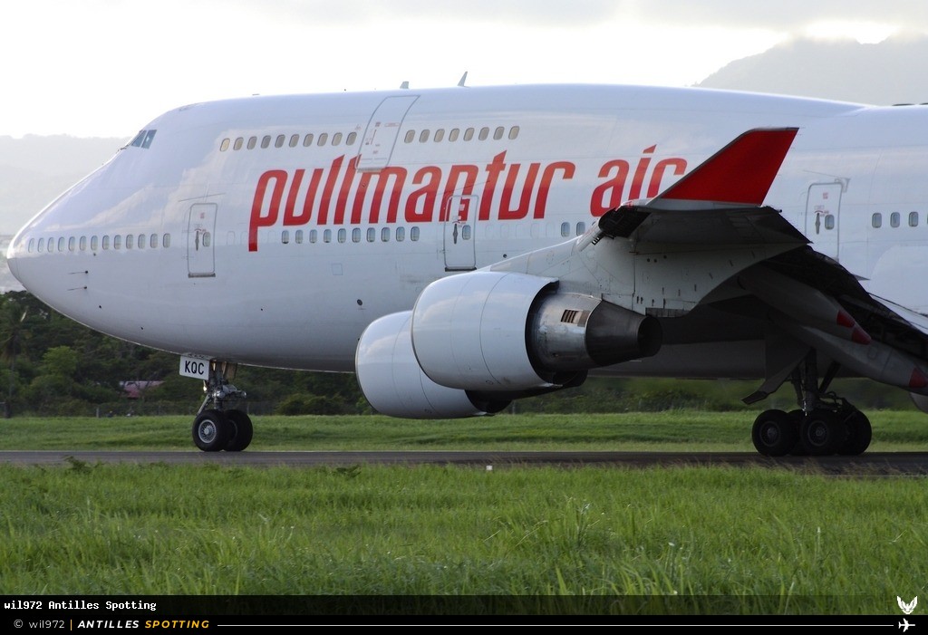 EC-KQC · Boeing 747-400, Pullmantur Air, Martinique – Aimé Césaire