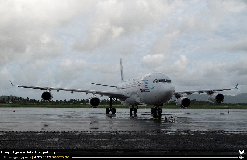 F-RAJB · Airbus A340-200, Armée de l'Air, Martinique – Aimé Césaire