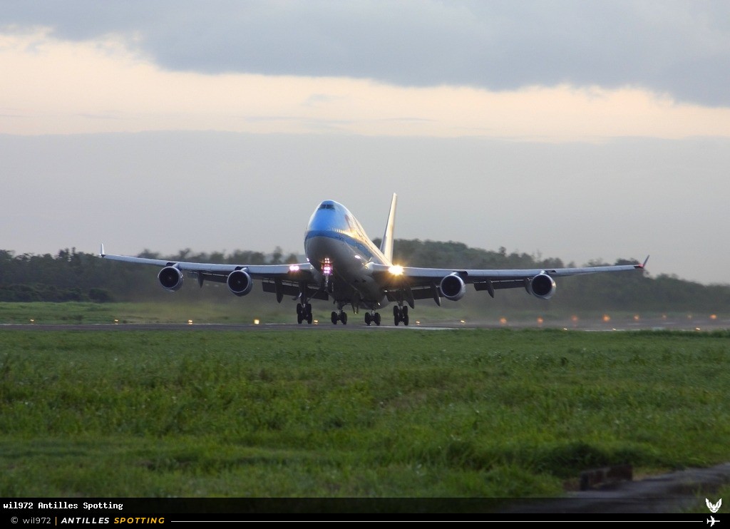 F-GTUI · Boeing 747-400, Corsairfly, Martinique – Aimé Césaire