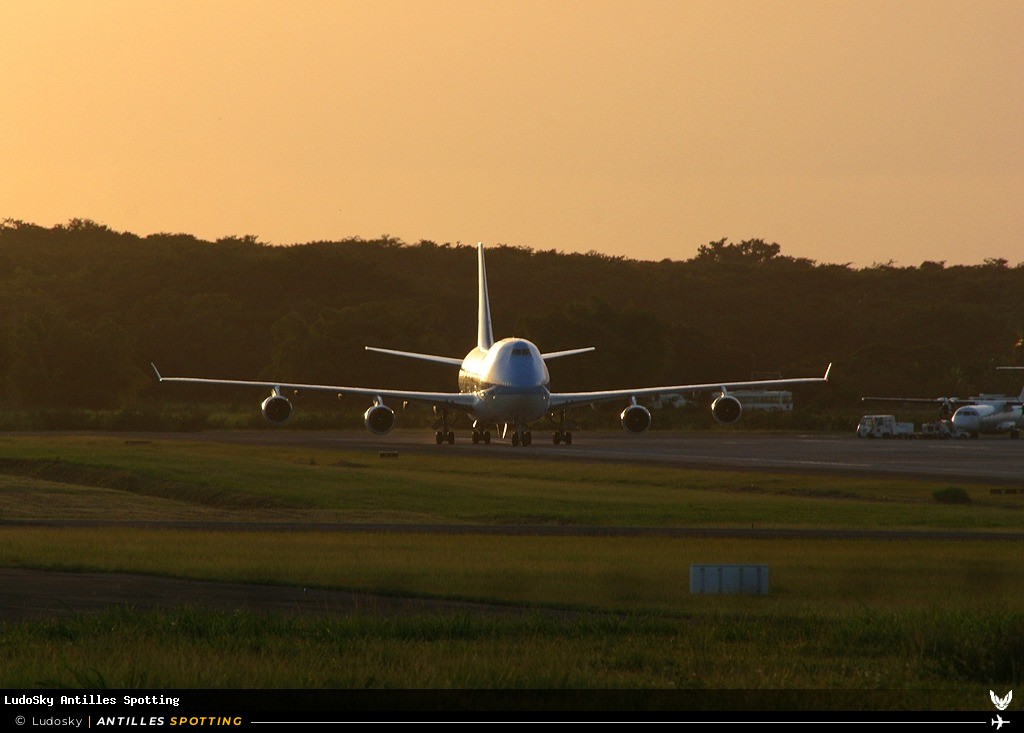 F-HKIS · Boeing 747-400, Corsairfly, Pointe-à-Pitre – Maryse Condé