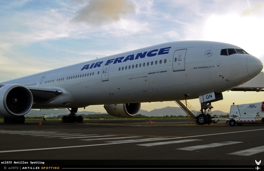 F-GSQN · Boeing 777-300ER, Air France, Martinique – Aimé Césaire