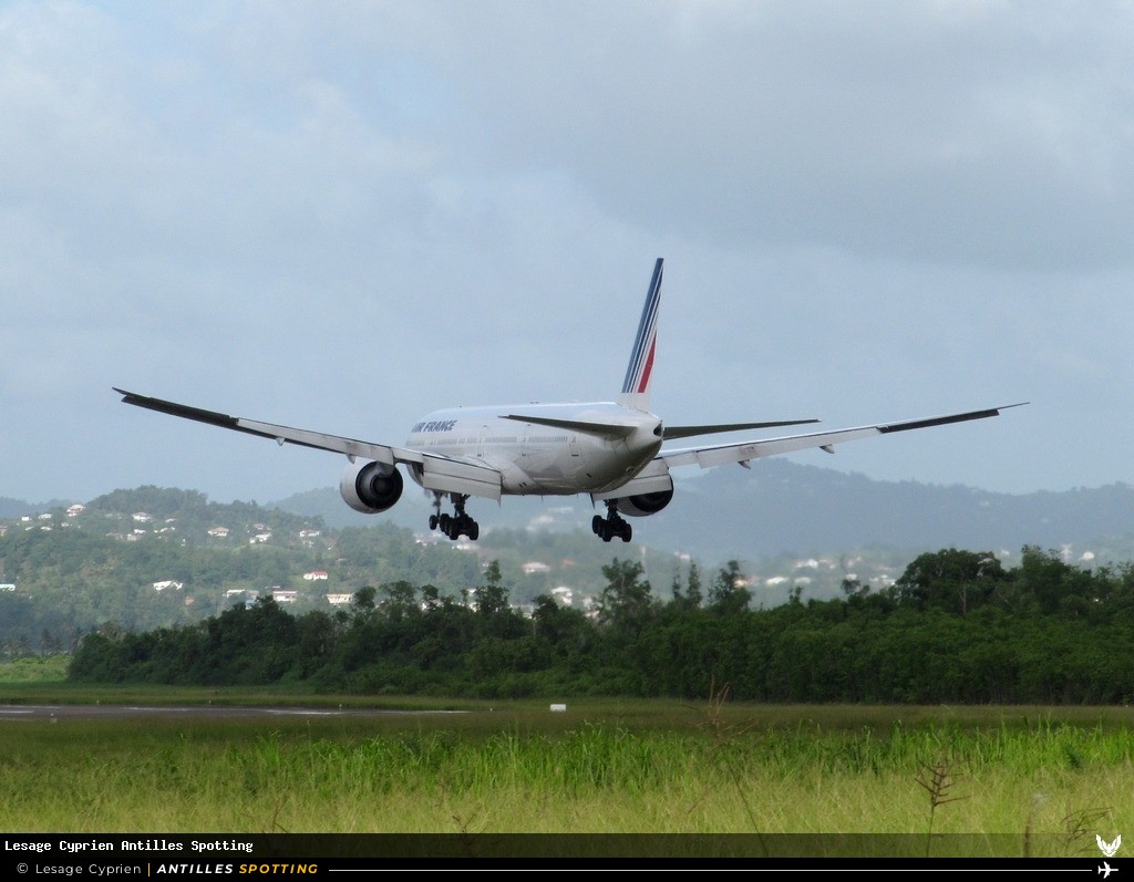 F-GSQO · Boeing 777-300ER, Air France, Martinique – Aimé Césaire
