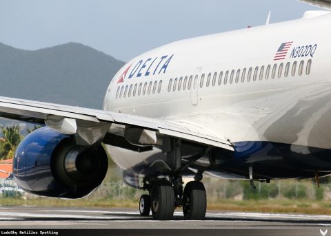 N302DQ · Boeing 737-700 (2009)