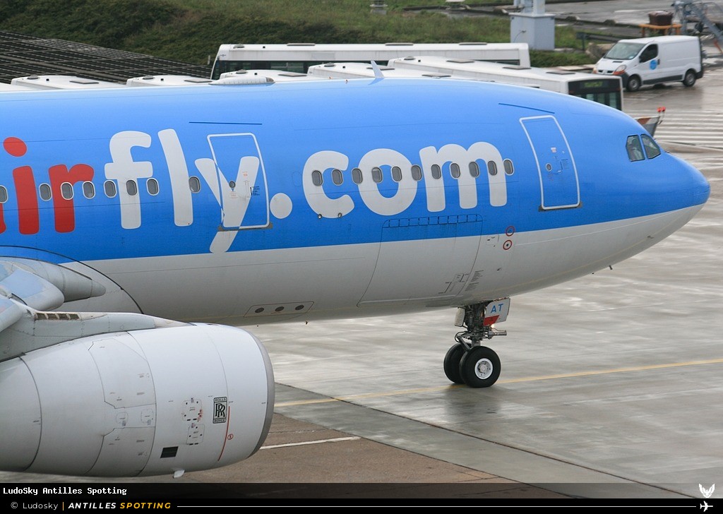 F-HCAT · Airbus A330-200, Corsairfly, Paris-Orly