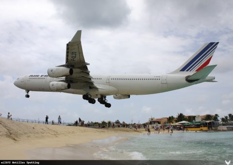 F-GLZO · Airbus A340-300, Sint Maarten – Princess Juliana