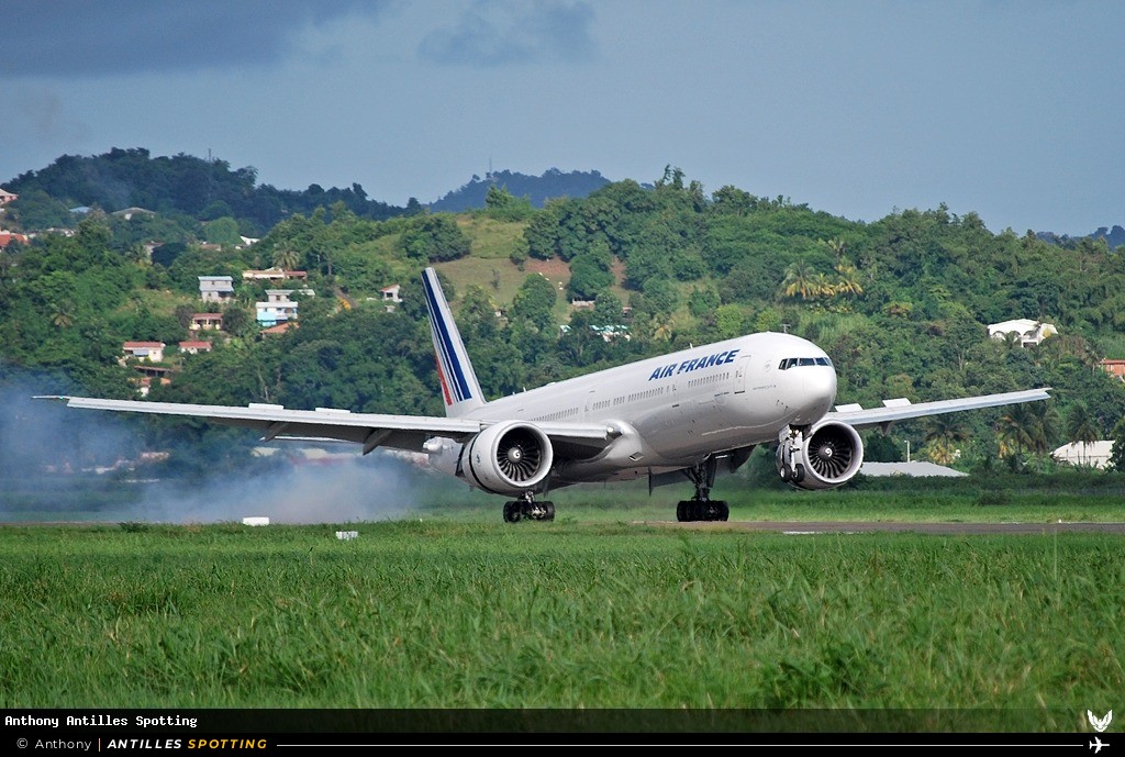 F-GSQO · Boeing 777-300ER, Air France, Martinique – Aimé Césaire