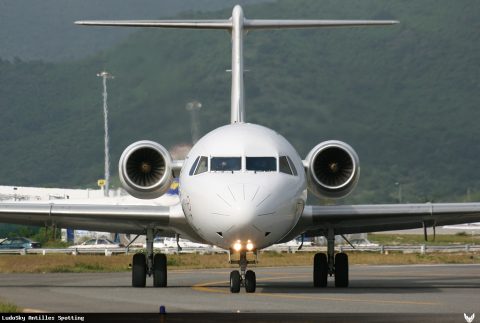 PJ-DAB · Fokker 100 (2010)