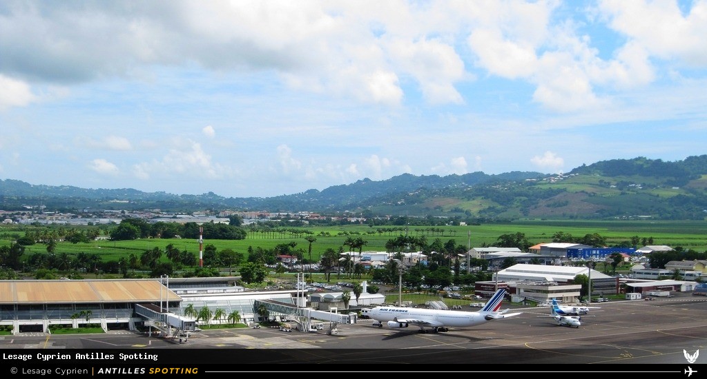 Aéroport · Terminal, TFFF - Martinique – Aimé Césaire, Martinique – Aimé Césaire