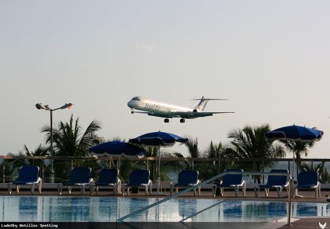 PJ-MDD · McDonnell Douglas MD-82 (2010)