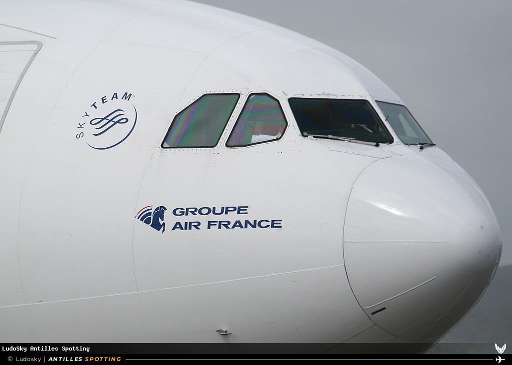 F-GLZP · Airbus A340-300, Air France, Sint Maarten – Princess Juliana