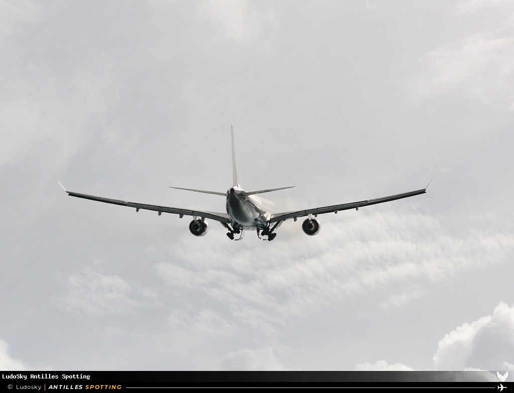 F-OFDF · Airbus A330-200, Air Caraïbes, Sint Maarten – Princess Juliana