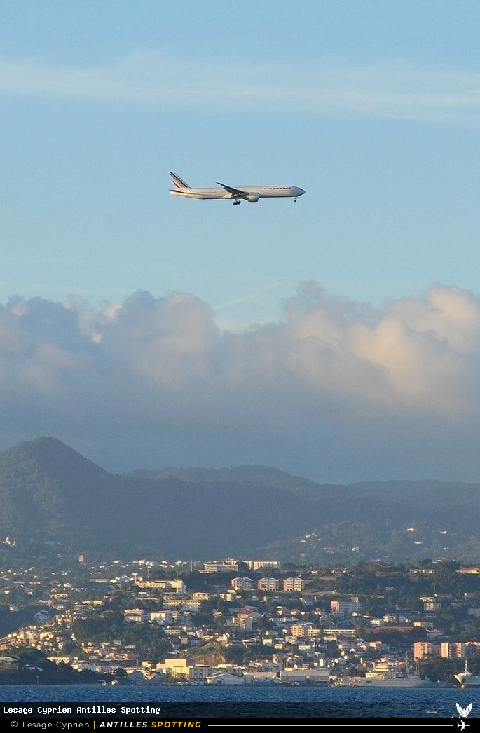 F-GSQO · Boeing 777-300ER, Air France, Martinique – Aimé Césaire
