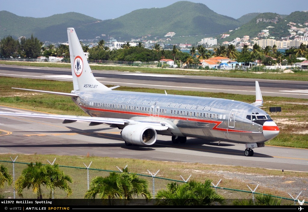 N951AA · Boeing 737-800, American Airlines, Sint Maarten – Princess Juliana