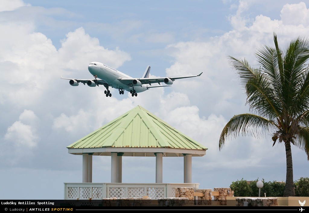 F-GLZP · Airbus A340-300, Air France, Sint Maarten – Princess Juliana