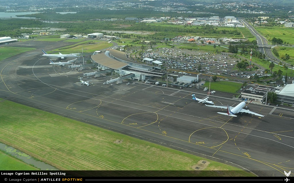 Aéroport · Terminal, TFFF - Martinique – Aimé Césaire, Martinique – Aimé Césaire