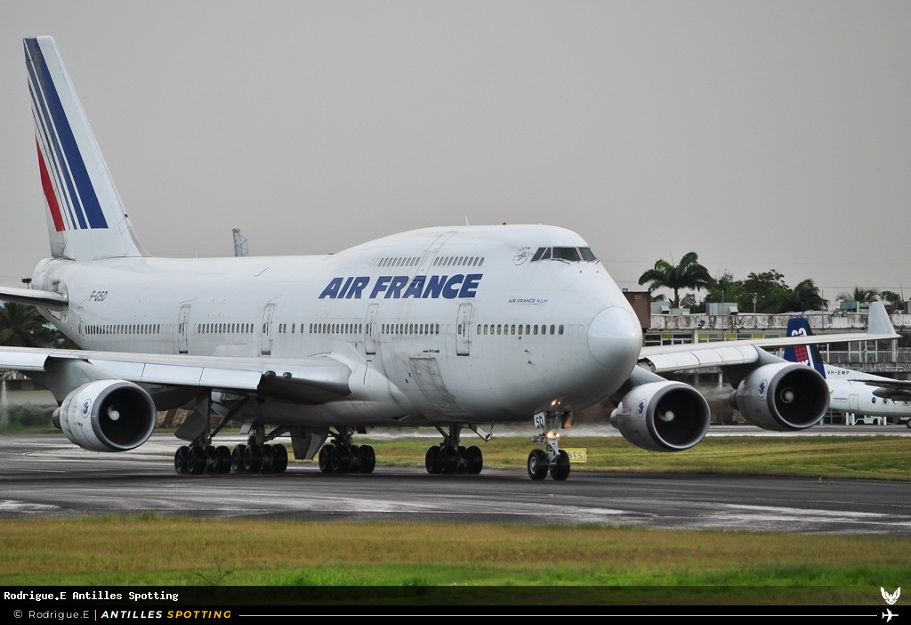 F-GISD · Boeing 747-400, Air France, Pointe-à-Pitre – Maryse Condé