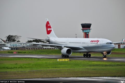 EI-EZL · Airbus A330-200 (2011)