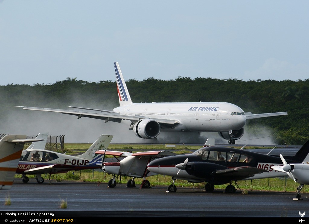 F-GSQP · Boeing 777-300ER, Air France, Pointe-à-Pitre – Maryse Condé