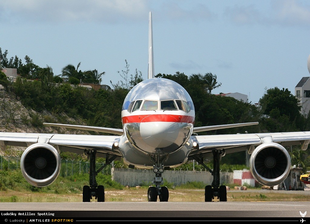 N182AN · Boeing 757-200, American Airlines, Sint Maarten – Princess Juliana