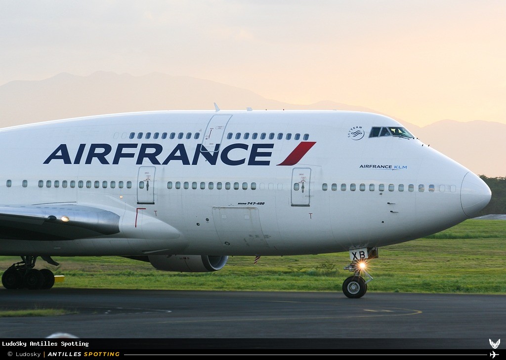 F-GEXB · Boeing 747-400, Air France, Pointe-à-Pitre – Maryse Condé