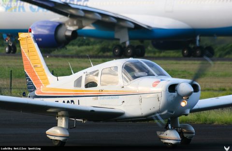 F-OGPJ · Piper PA-28 Cherokee / Warrior / Archer (2011)