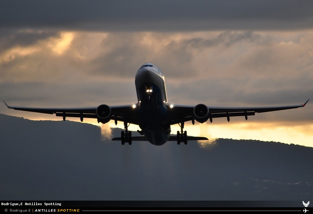 F-OONE · Airbus A330-300, Air Caraïbes, Pointe-à-Pitre – Maryse Condé