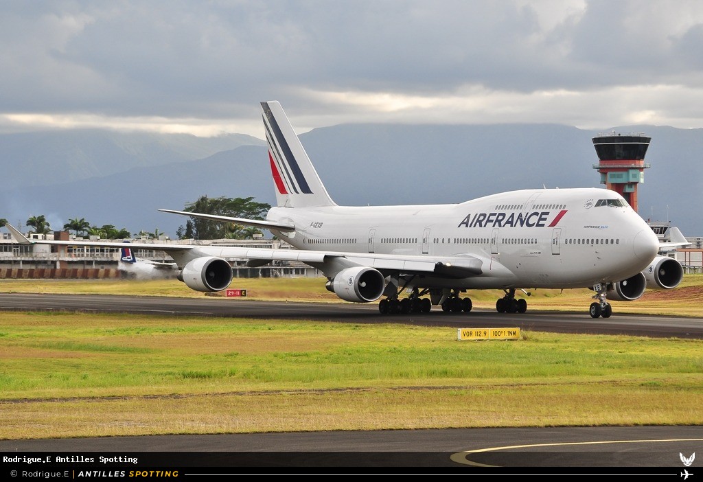 F-GEXB · Boeing 747-400, Air France, Pointe-à-Pitre – Maryse Condé