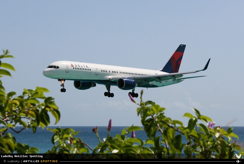 N663DN · Boeing 757-200, Delta Air Lines, Sint Maarten – Princess Juliana