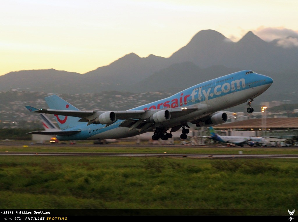 F-HKIS · Boeing 747-400, Corsairfly, Martinique – Aimé Césaire